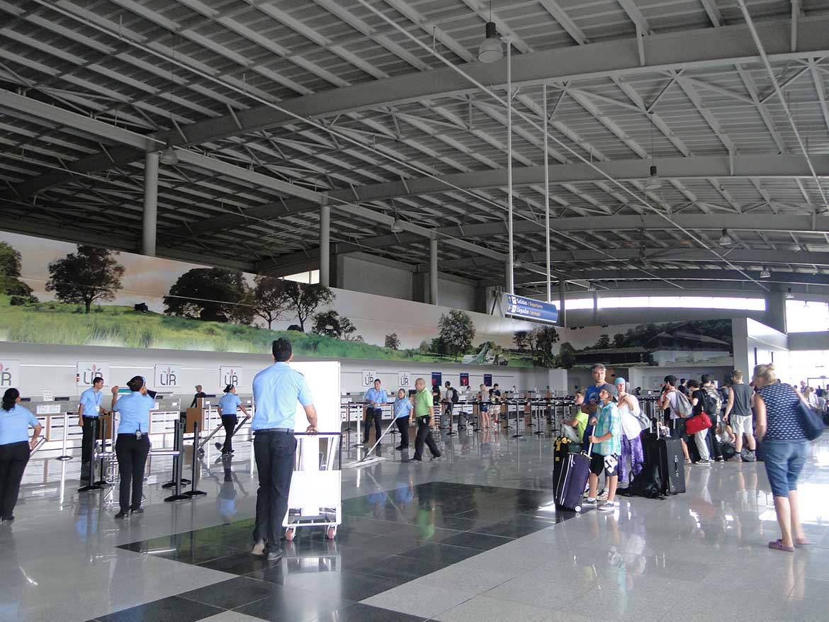 Crece el tráfico de pasajeros en Aeropuerto de Liberia - Periódico ...