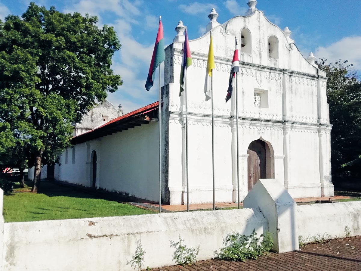 Iglesia Colonial de Nicoya, fundada en 1544 y declarada "Patrimonio Histórico y Arquitectónico".