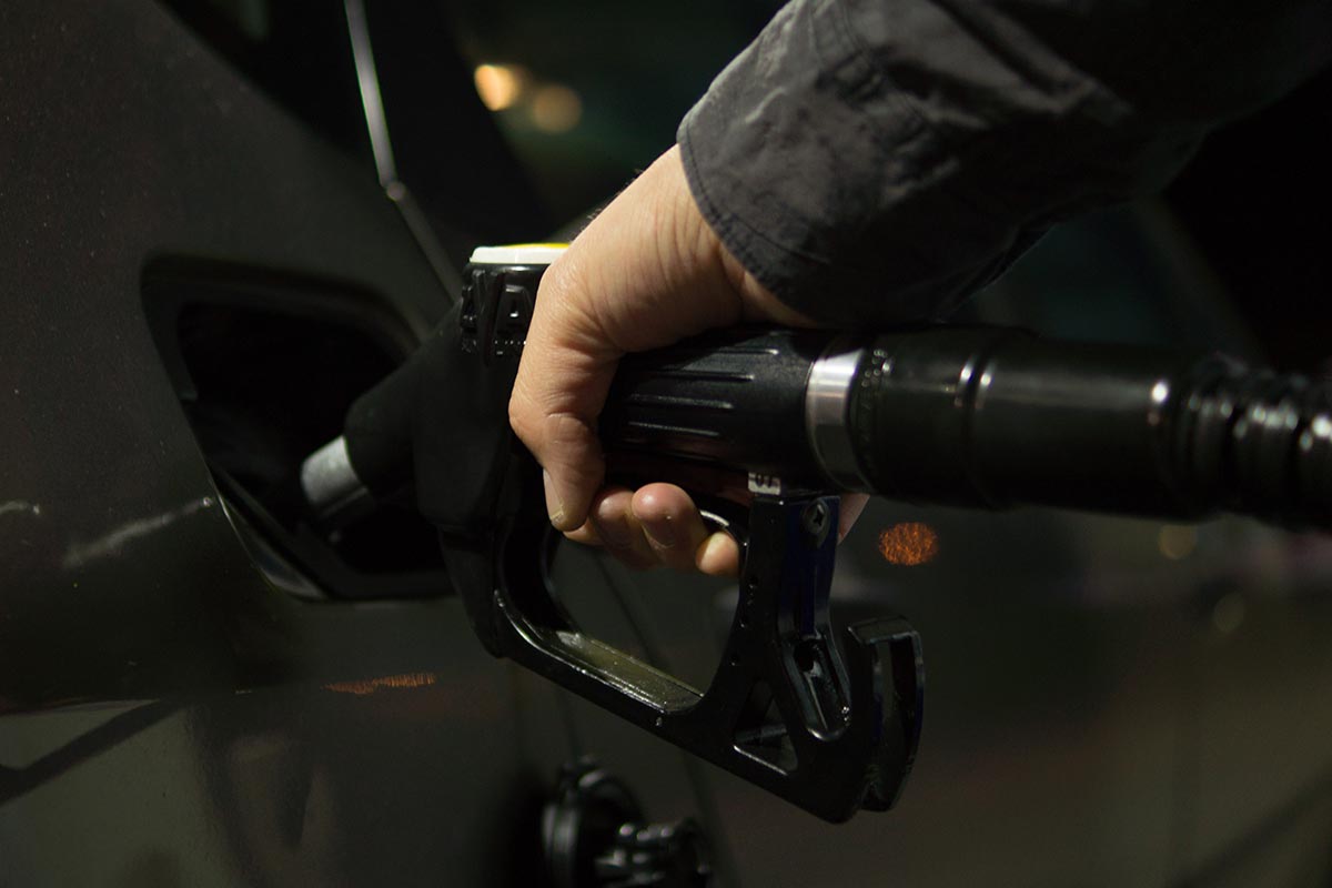 ARESEP aprueba rebaja para gasolina superior y diésel.alt
