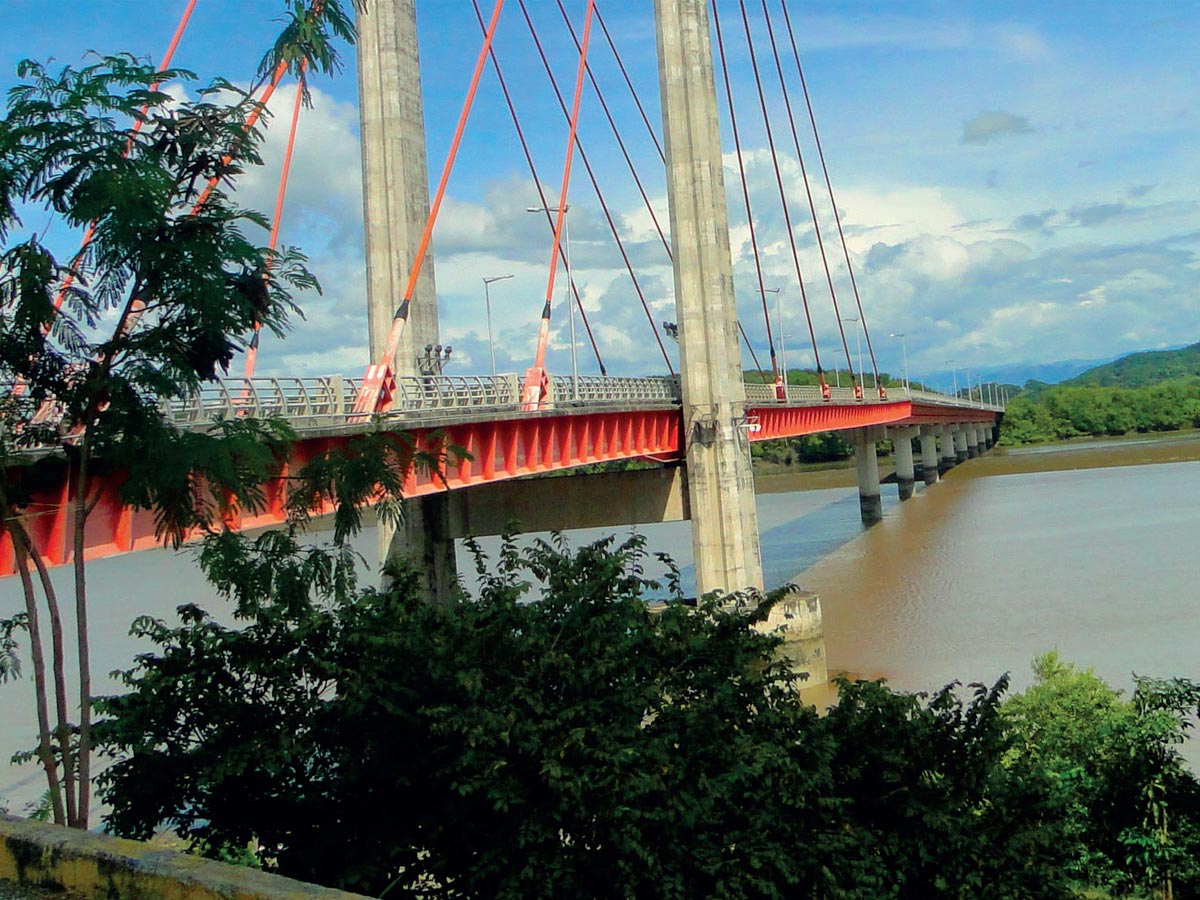 El Puente de La Amistad es una de las vías más importantes para el sector productivo y turístico de la provincia. Crédito de foto: PERIODICO MENSAJE.