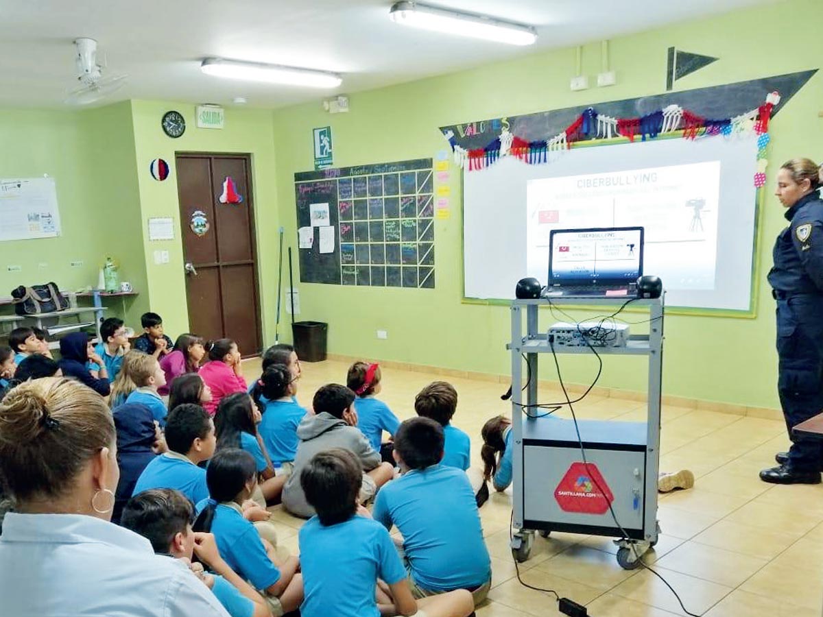Escuela privada Dolphins Academy School de Playas del Coco recibió los talleres de intervención. Crédito de foto: ADICOCO.