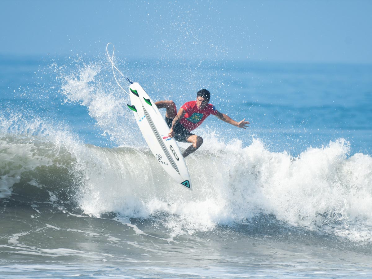 Tomás King, se destaca entre los favoritos del Campeonato Nacional de Surf. Cortesía Federación de Surf de Costa Rica