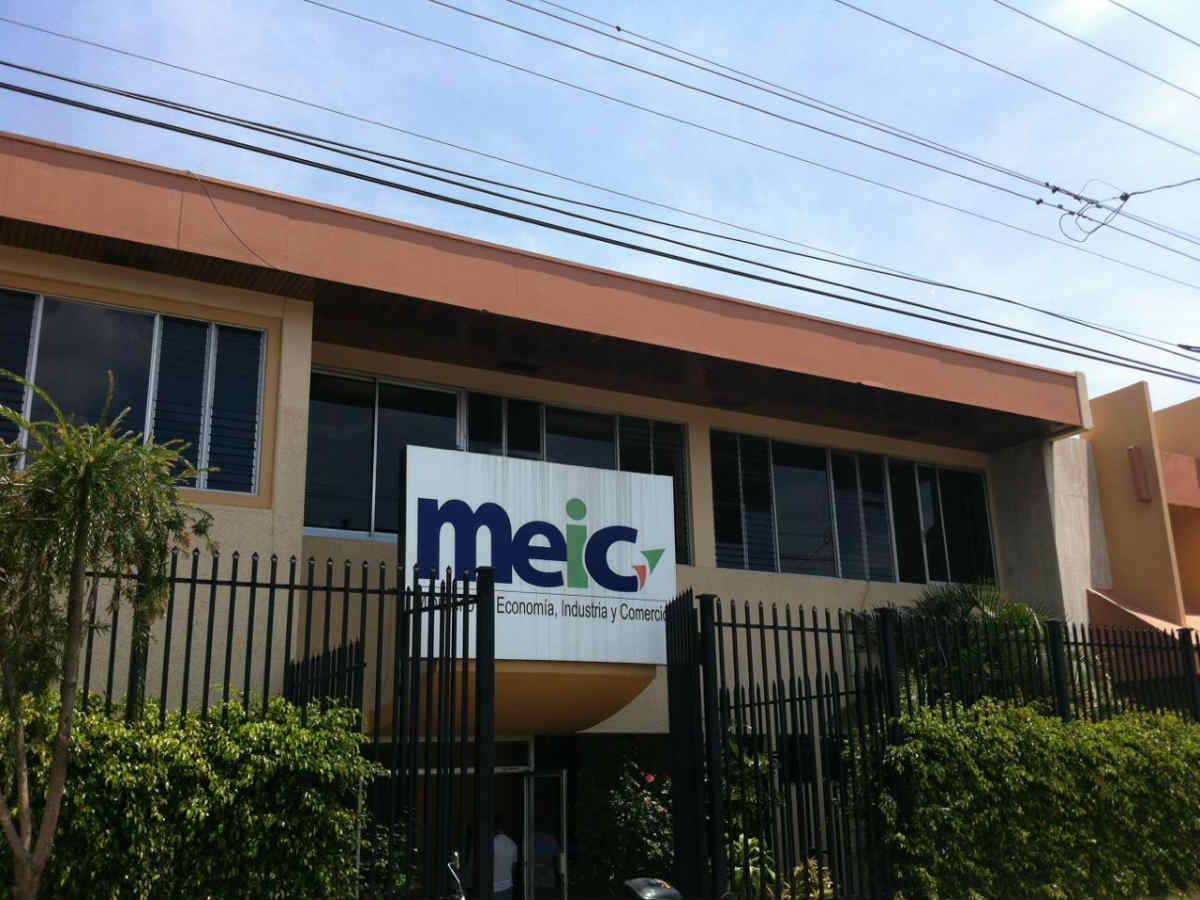 MEIC pone en consulta pública 11 decretos que eliminan tarifas mínimas obligatorias en servicios profesionales.alt
