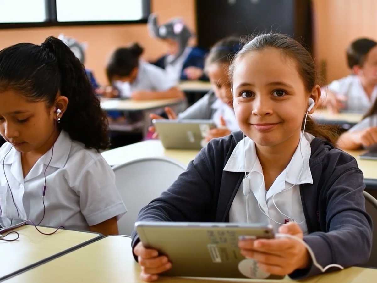 38.000 niños, niñas y jóvenes no cuentan con un dispositivo electrónico para hacer sus tareas en la provincia de Guanacaste. Crédito: Omar Dengo