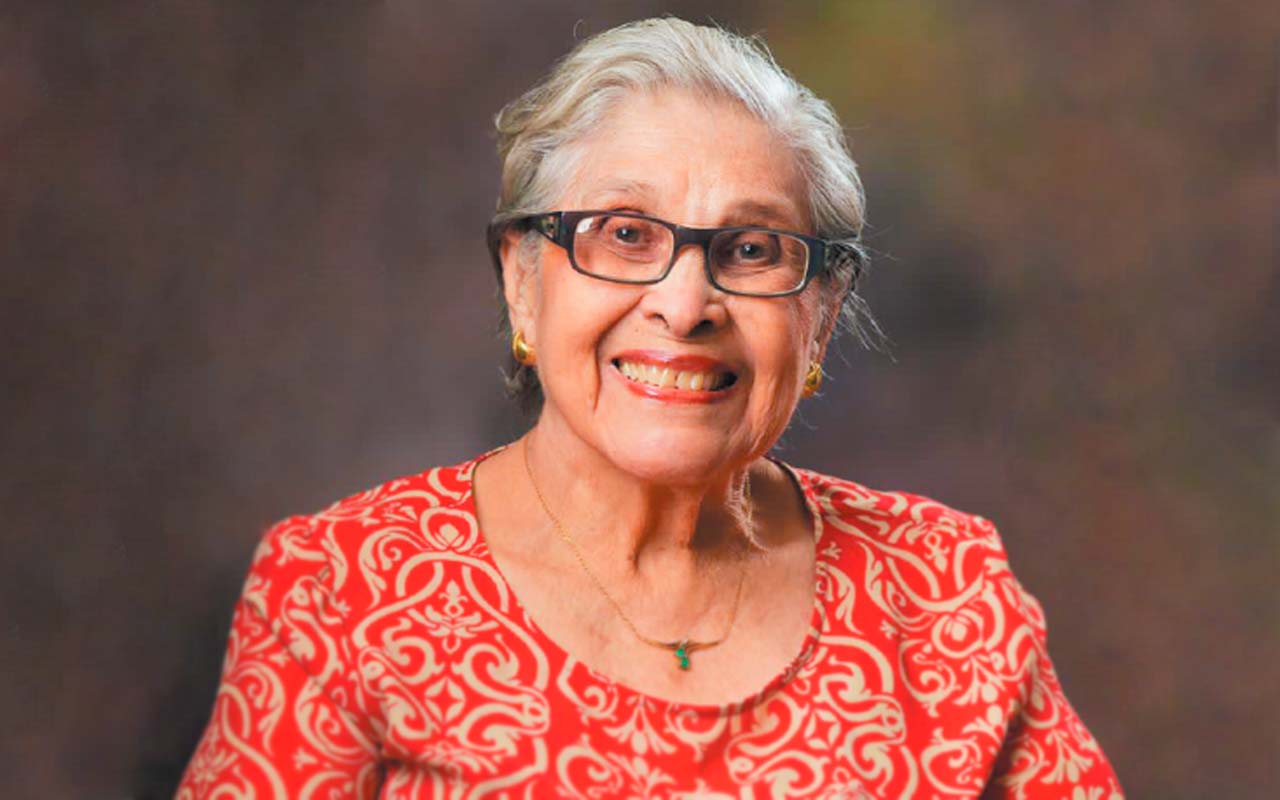 Mireya Hernández Faerrón, una docente destacada que encontró en el saber un atractivo para la vida.