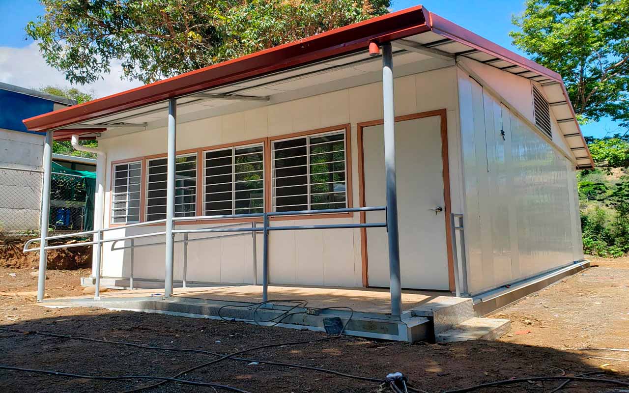 Centros educativos afectados por desastres naturales ya tienen nuevas aulas