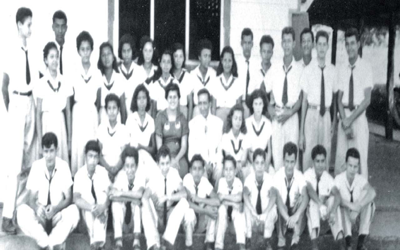 Profesora Yamile Orozo Ruffo, en la primera generación de gruados del Liceo de Nicoya en 1955.
