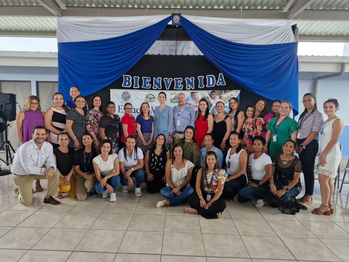 Los profesores fueron certificadas con una Prueba Internacional de Manejo Lingüístico, otorgada por el Centro Cultural Costarricense Norteamericano