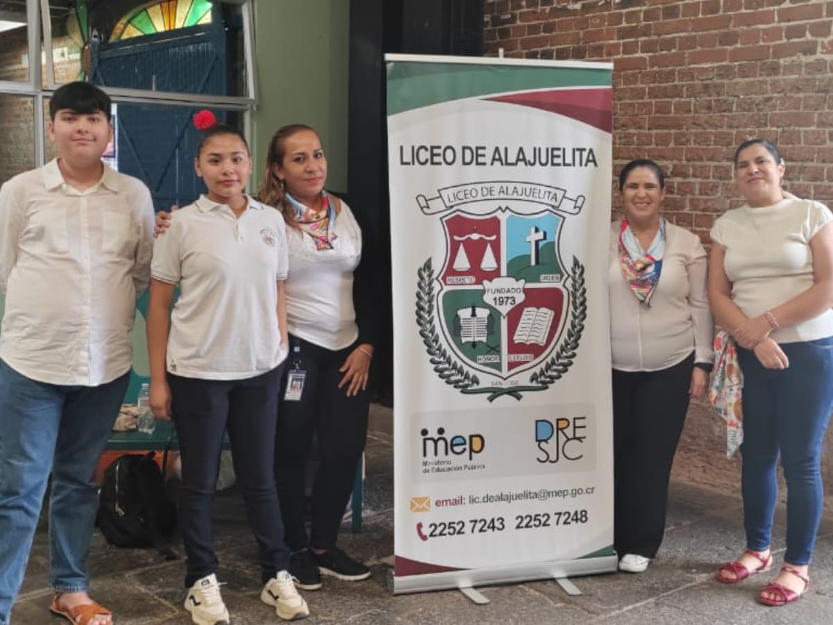 En el marco de La Semana de Educación Intercultural y el Día de las Culturas, la Dirección Regional de Educación (DRE) de San José Central realizó el Encuentro de Educación Intercultural y II Consejo de Participación 2024, con el objetivo de promover la convivencia de estudiantes de diversas nacionalidades a través de conversatorios y actividades culturales.