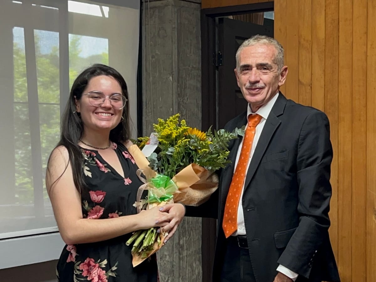 Se trata de Sharon Jiménez Gómez, premiada a la Excelencia Académica Rubén Darío tras destacar con el primer promedio en una población de 30 mil estudiantes de esta universidad.