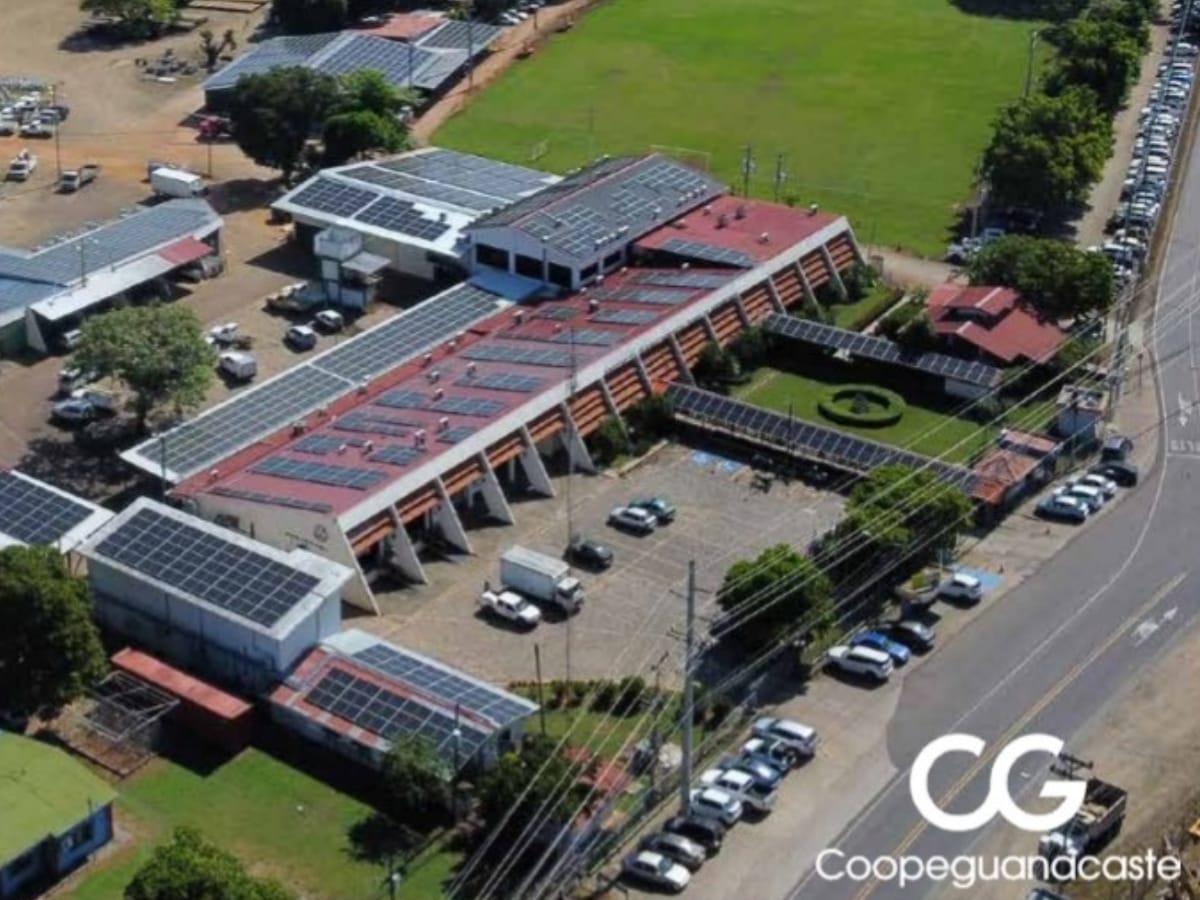 En el corazón de la Península de Nicoya, en Guanacaste, Costa Rica, se encuentra un motor clave para el progreso y la sostenibilidad: la Cooperativa de Electrificación Rural de Guanacaste, R.L. (Coopeguanacaste). 