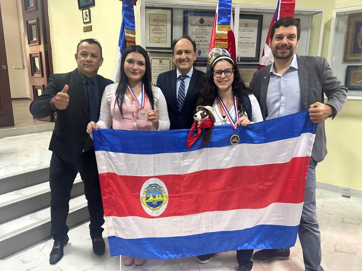 Costa Rica celebró su participación en las VIII Olimpiadas Centroamericanas y del Caribe de Biología (OLCECAB), realizadas del 16 al 22 de noviembre en la Universidad Autónoma de Santo Domingo (UASD), República Dominicana. 
