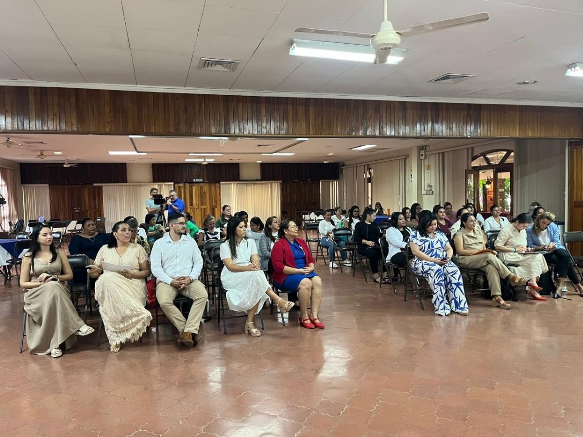Esta mañana, en Liberia, autoridades del Instituto Nacional de las Mujeres (INAMU), del Banco de Desarrollo de América Latina y el Caribe (CAF) y del Centro Agronómico Tropical de Investigación y Enseñanza (CATIE), realizaron la primera graduación regional del proyecto: Fortalecimiento de las capacidades de las mujeres para el desarrollo de proyectos de economía verde y azul en Costa Rica.
