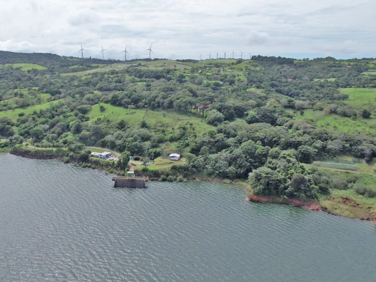 Reservorio de agua del país llegó a 546,87 metros sobre el nivel del mar.