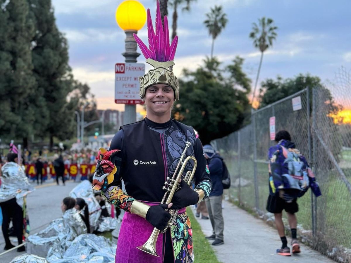 Joven de Cañas participó en el desfile en Hawái junto a la Banda de Zarcero