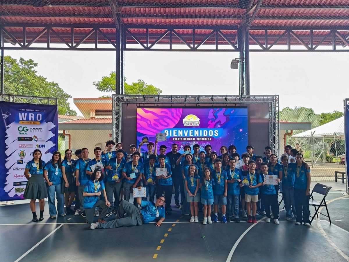 Alumnos del Colegio Humanístico, Escuela Leonidas Briceño y el Liceo de Nicoya integran la delegación tica