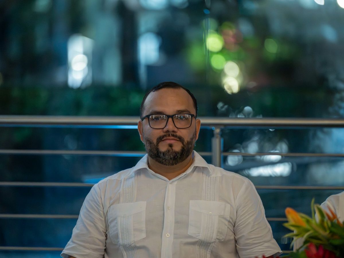 En Costa Rica solemos decir “Pura Vida”, dos palabras que encierran la esencia de nuestro pueblo. Expresan alegría, gratitud y la manera en que nos relacionamos con los demás. Sin embargo, nuestra industria turística —uno de los pilares más importantes de nuestra identidad nacional— se ha vuelto cada vez más transaccional.