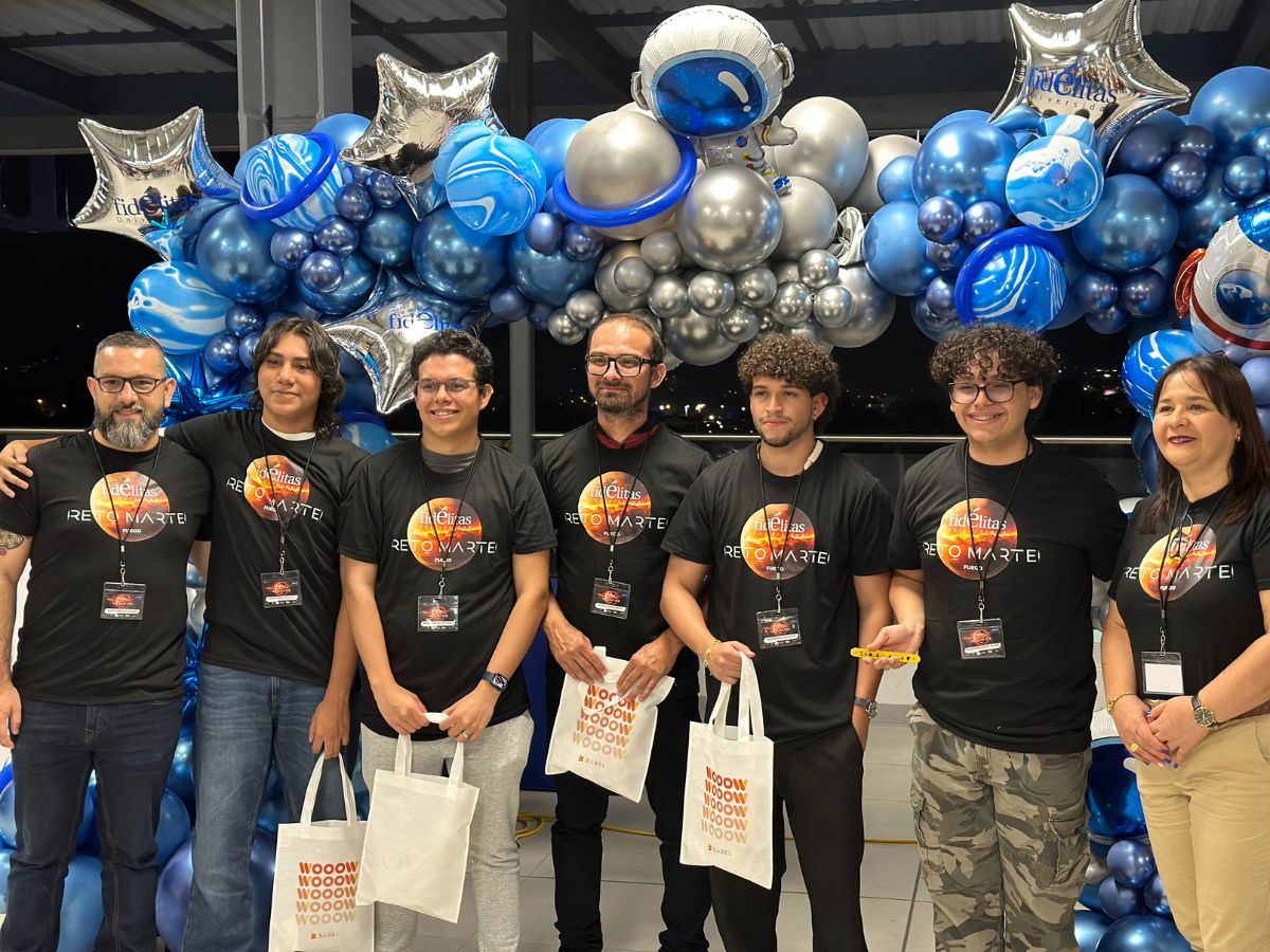 U Fidélitas fue sede de la hackatón nacional donde se eligió al equipo ganador, integrado por seis personas, que buscará conquistar Marte con innovación costarricense.