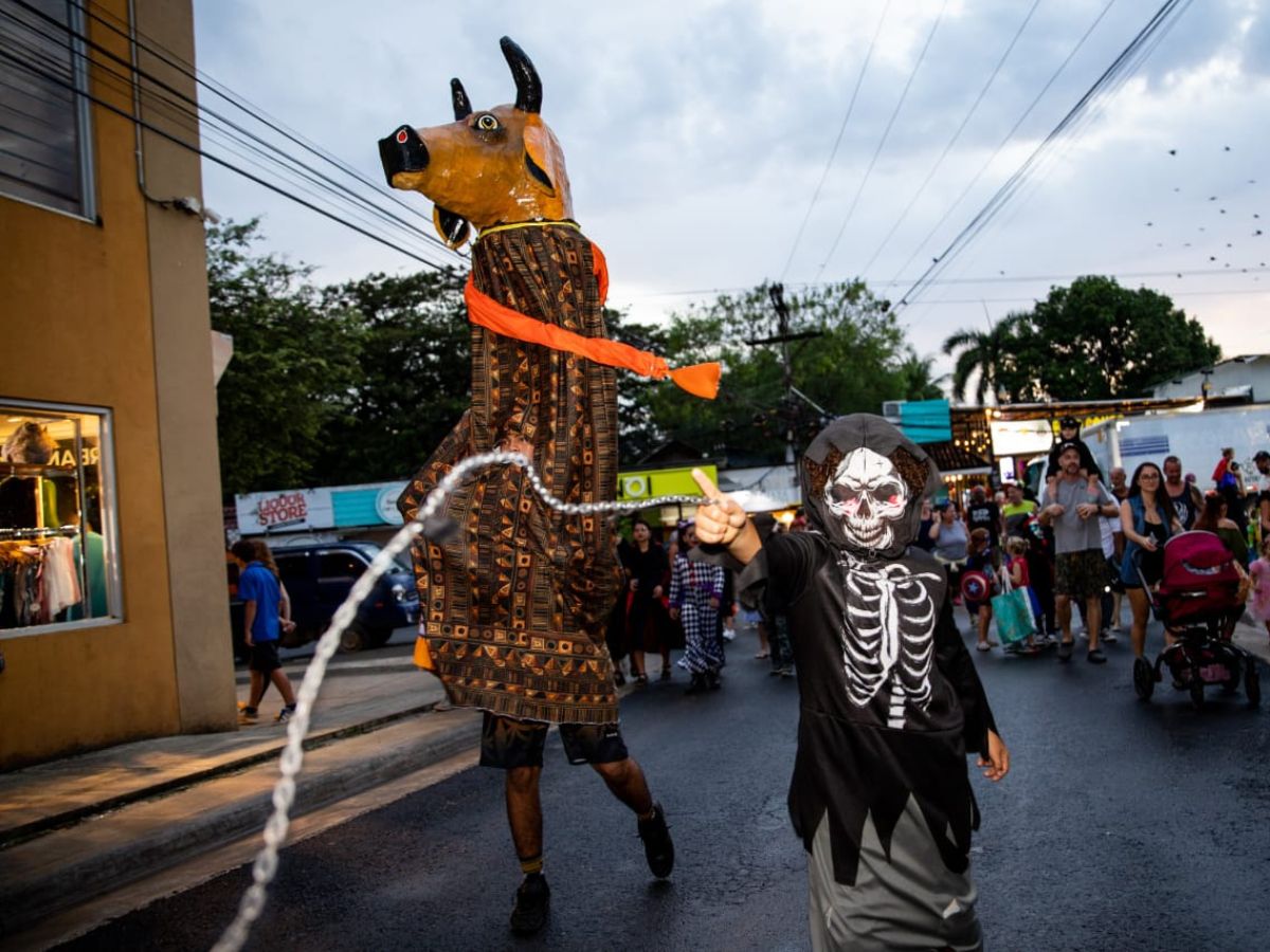 Playa Tamarindo de Santa Cruz (Guanacaste) se prepara para convertirse, una vez más, en el epicentro del entretenimiento, la creatividad y la energía costera con la cuarta edición del Tamarindo Halloween Fest.