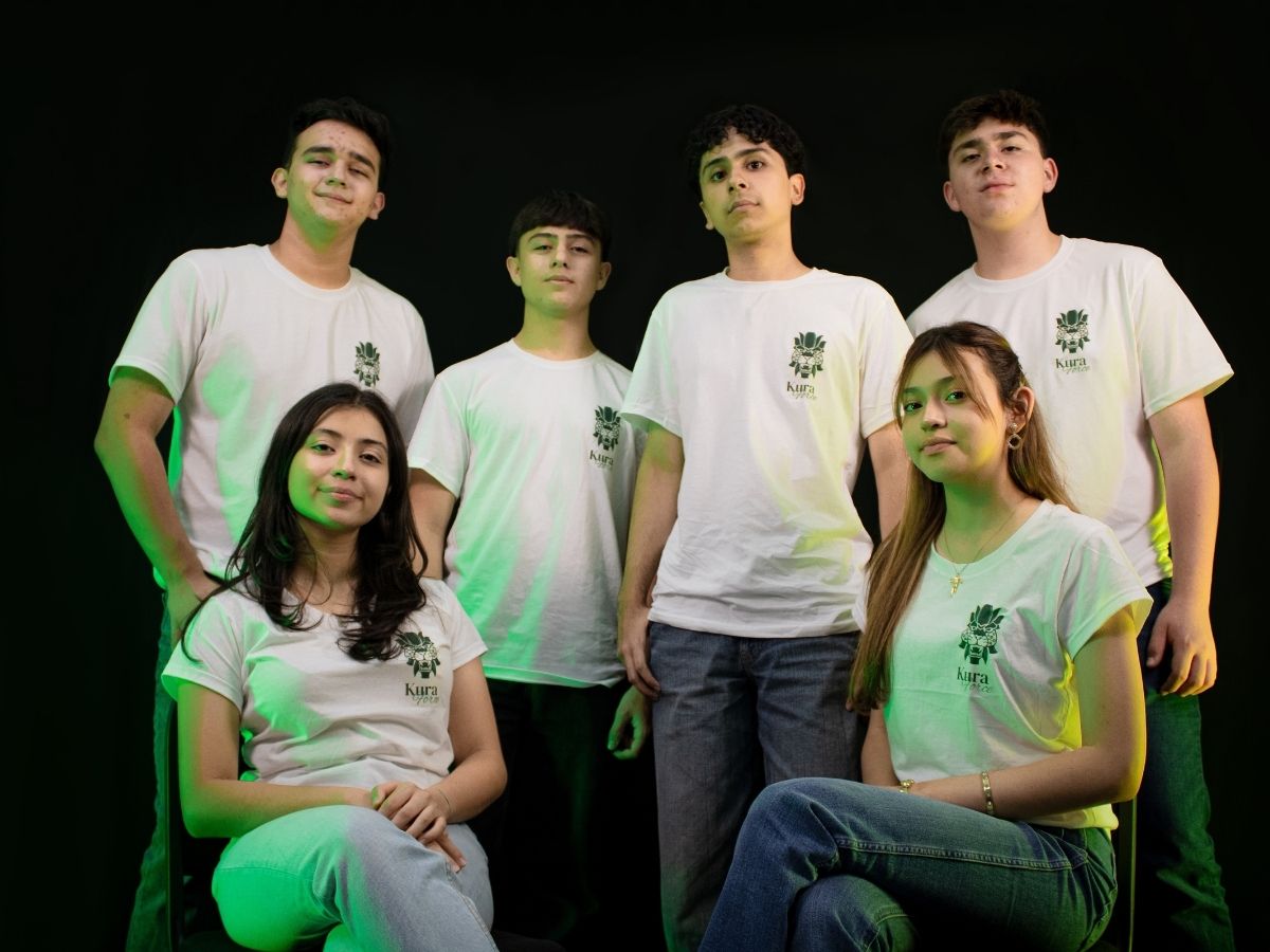 Provenientes mayormente de zonas rurales, alumnos ticos competirán en mayor plataforma educativa inspirada en Fórmula 1, donde diseñan, fabrican y compiten con autos miniatura propulsados por aire comprimido.