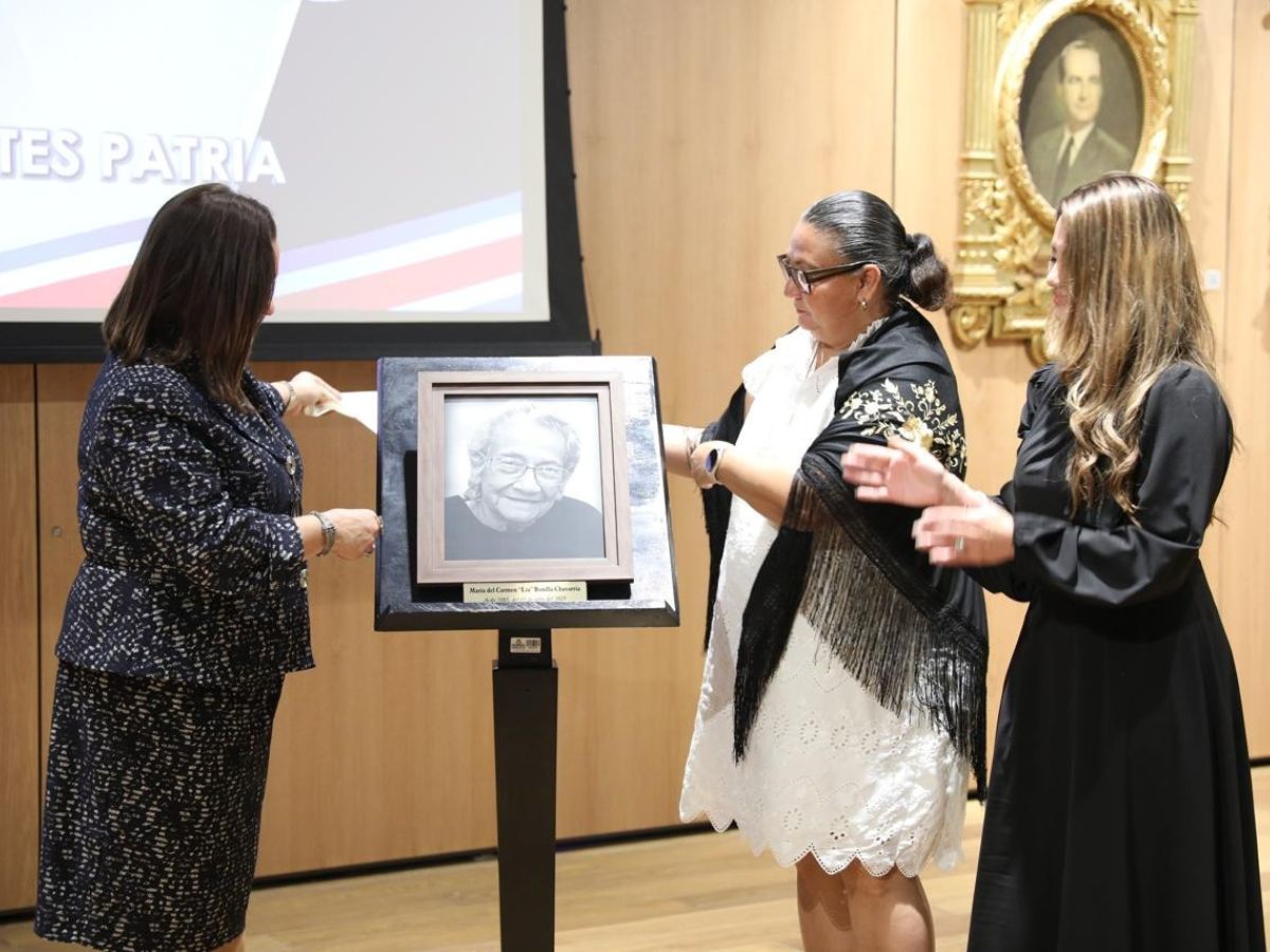La folclorista santacruceña María del Carmen 'Lía' Bonilla Chavarría, fue declarada Benemérita de las Artes Patrias.