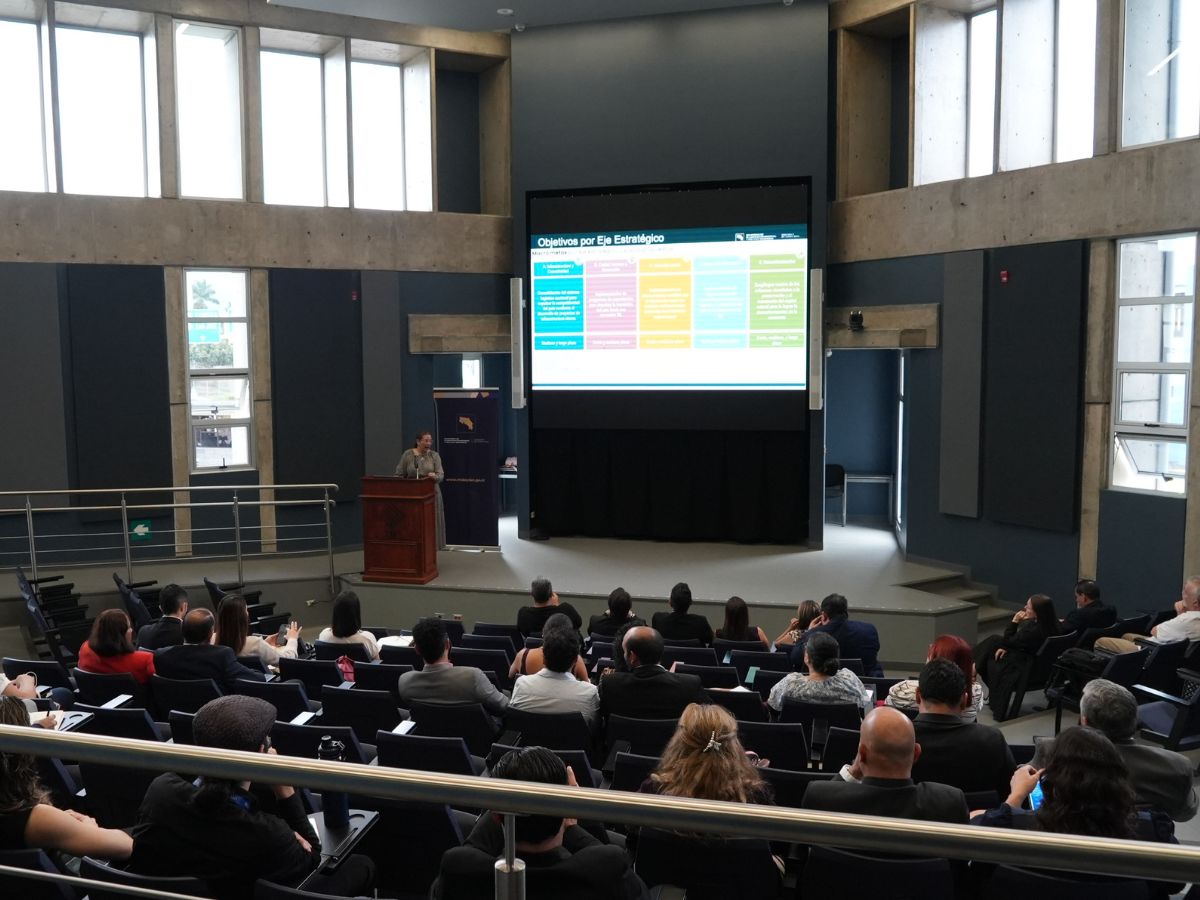 El Ministerio invitó a todos los candidatos y partidos políticos inscritos ante el Tribunal Supremo de Elecciones a formar parte de este proceso informativo