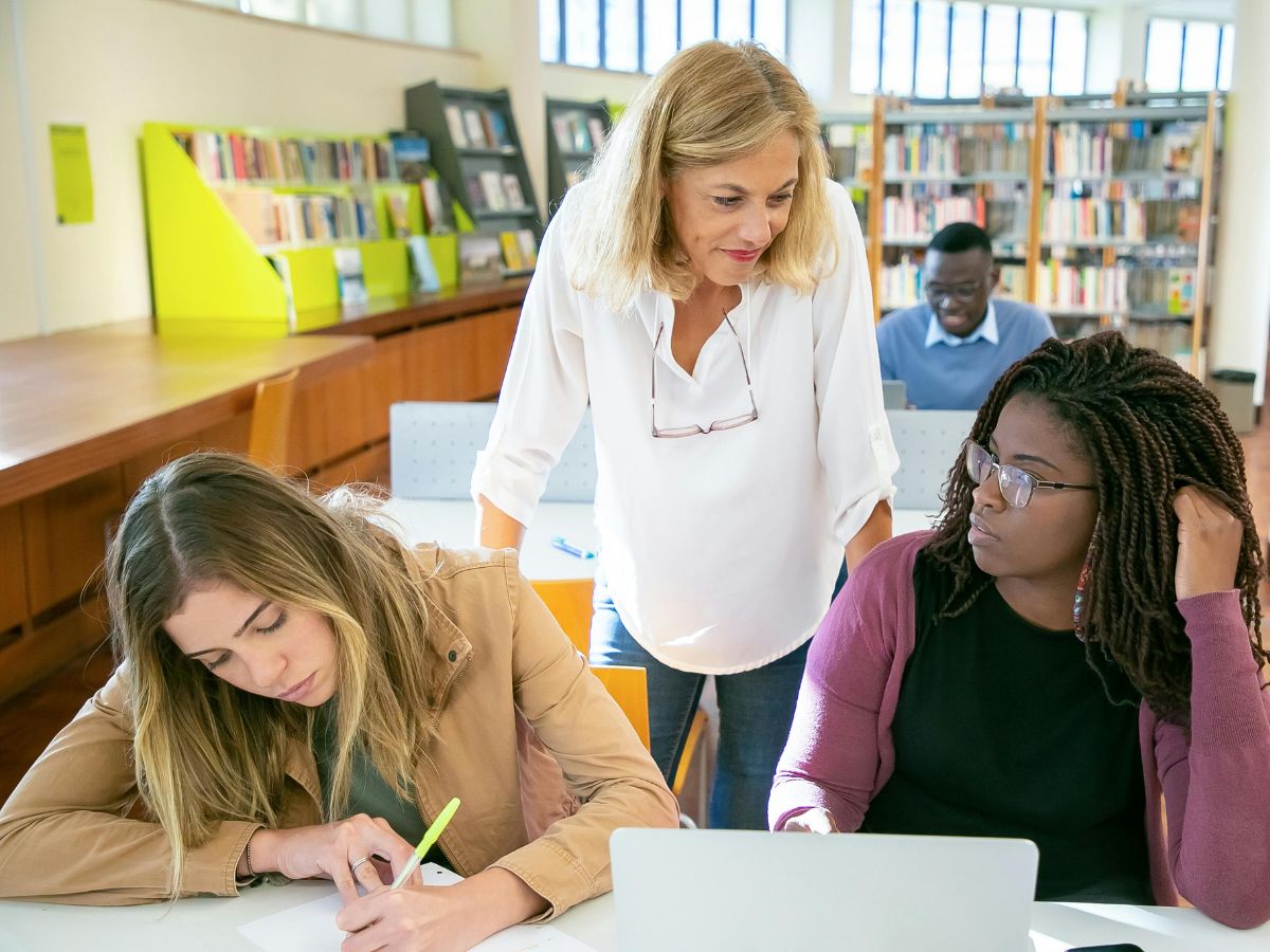  El Instituto Nacional de Aprendizaje (INA) como institución formadora, valora positivamente que el proyecto de ley 24.290, “Establecimiento de Jornadas Laborales Excepcionales para Casos Determinados que sean Excepcionales y muy Calificados”, establece con claridad que la aplicación de las jornadas laborales excepcionales será voluntaria, respetando los derechos laborales y garantizando condiciones de salud ocupacional.
