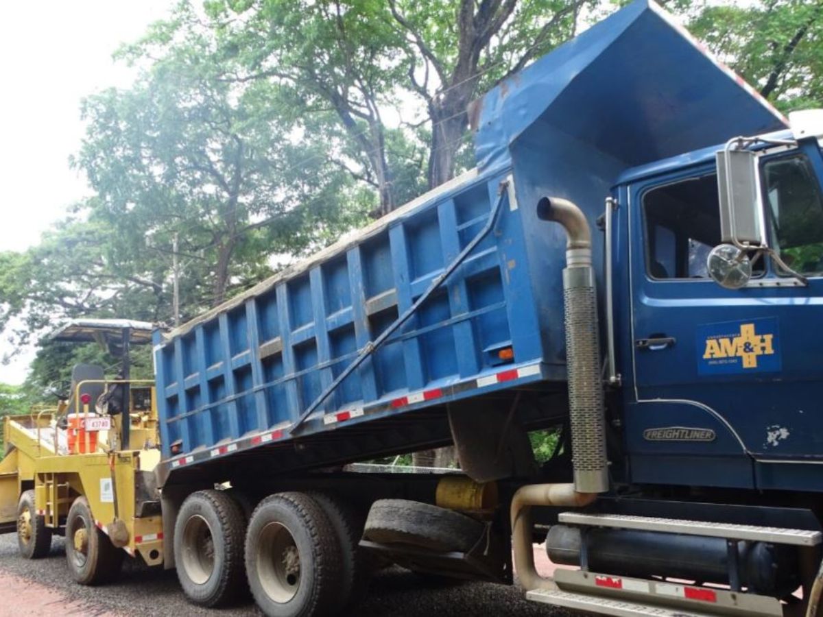 Los trabajos iniciaron esta semana con el propósito de proteger la vida útil del pavimento