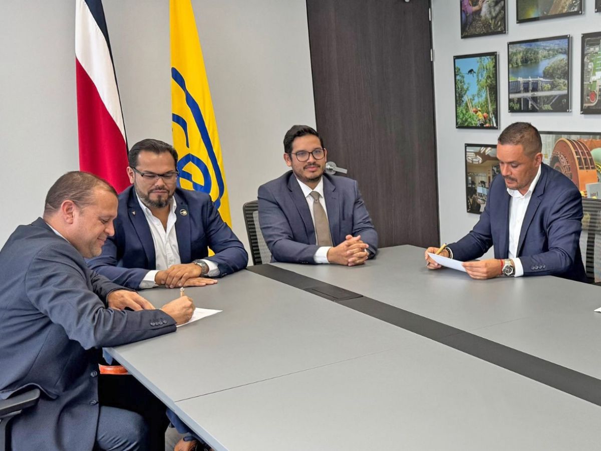 Para diseño y construcción de obras de captación y conducción