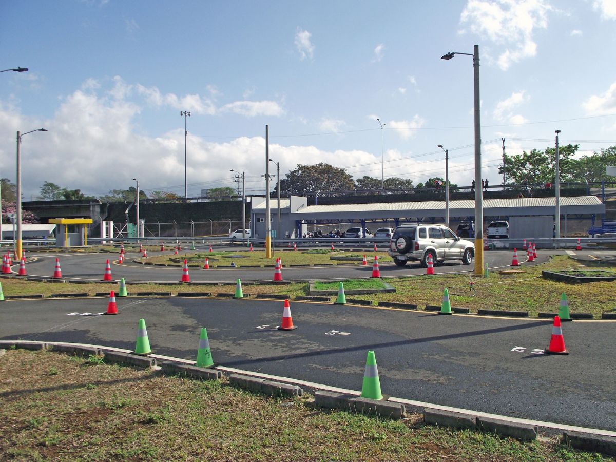 De 3:00 p.m. a 6:00 p.m.