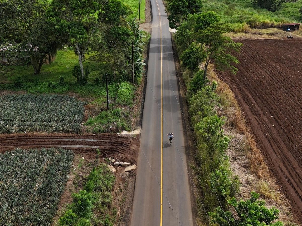 Concluyó mejoramiento de 4,5 km en la comunidad La Comarca.