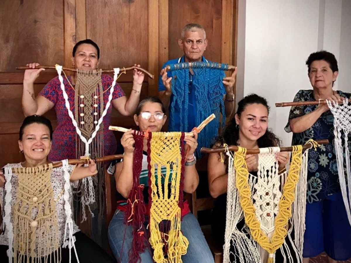 Inder hizo entrega de los primeros equipos que se utilizarán para brindar capacitaciones gratuitas a mujeres del cantón guanacasteco.