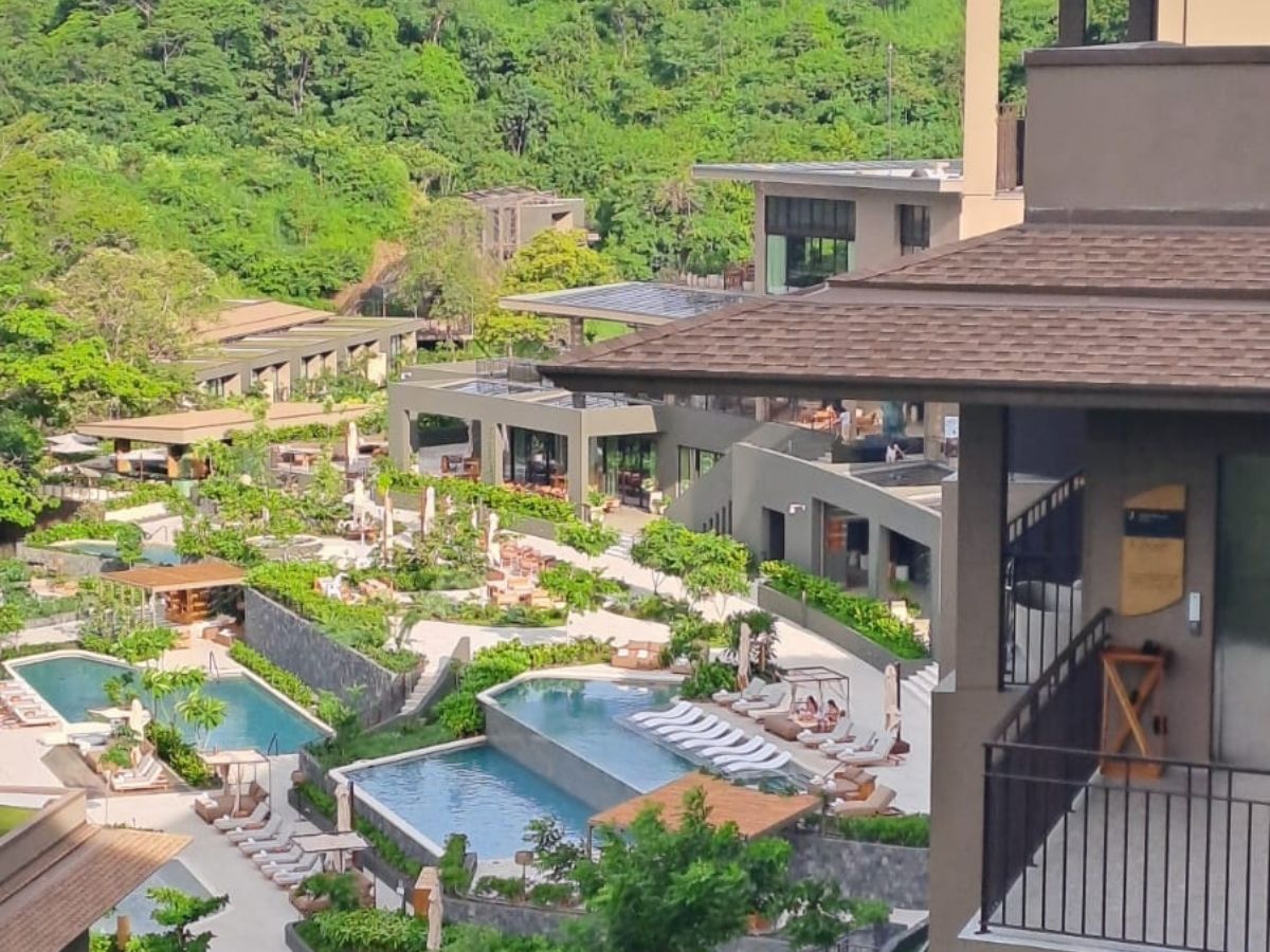 Con más de 360 empleos directos, el Waldorf Astoria Costa Rica abre oficialmente sus puertas en Punta Cacique, uniendo el lujo icónico de la marca con la identidad guanacasteca y marcando un nuevo capítulo para el turismo de alto nivel en la región.
