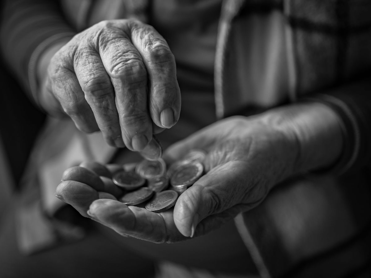 Asociación de Jubilados en Acción del Magisterio Nacional (AJA) sostiene que la iniciativa vulnera criterios constitucionales, desconoce diferencias entre regímenes de pensiones y se fundamenta en un estudio con serios cuestionamientos técnicos.