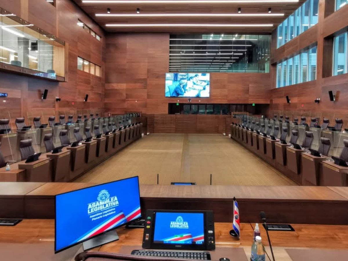 Se destaca la designación paritaria del Directorio Legislativo.