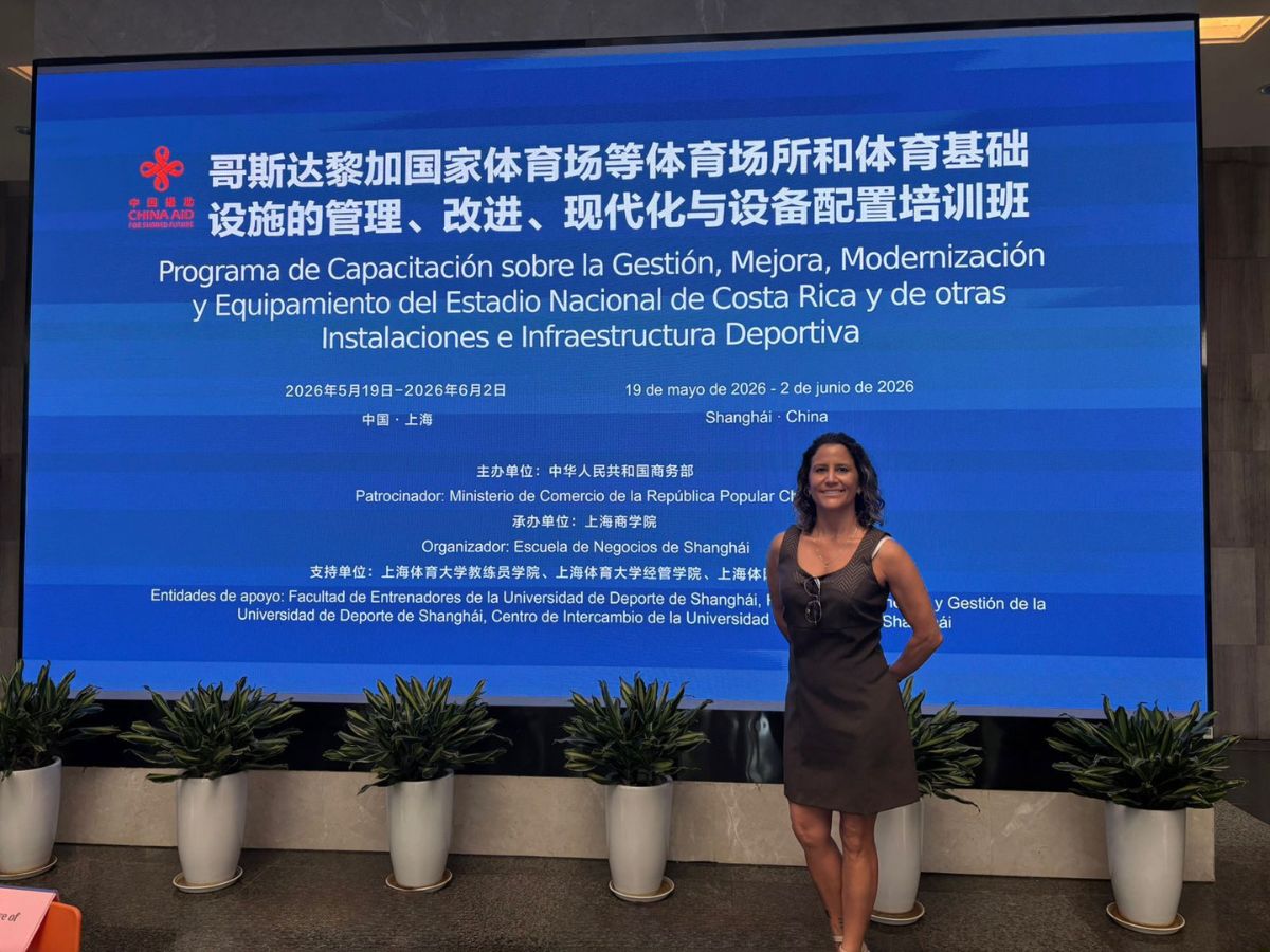 Presidenta de ACOS asiste a evento en el Gigante Asiático