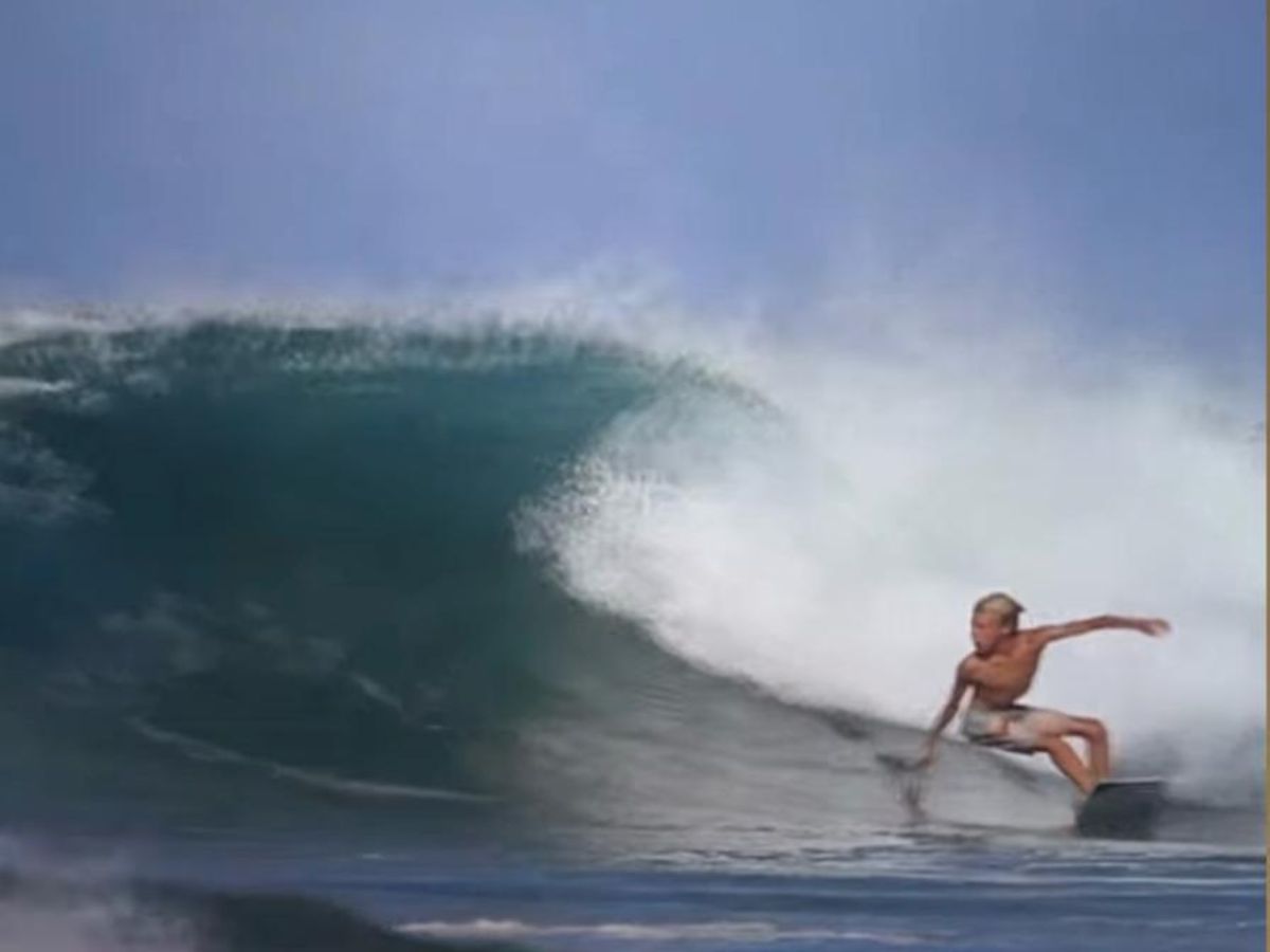 Deportista de Playa Grande de Santa Cruz marcha en la tercera posición
