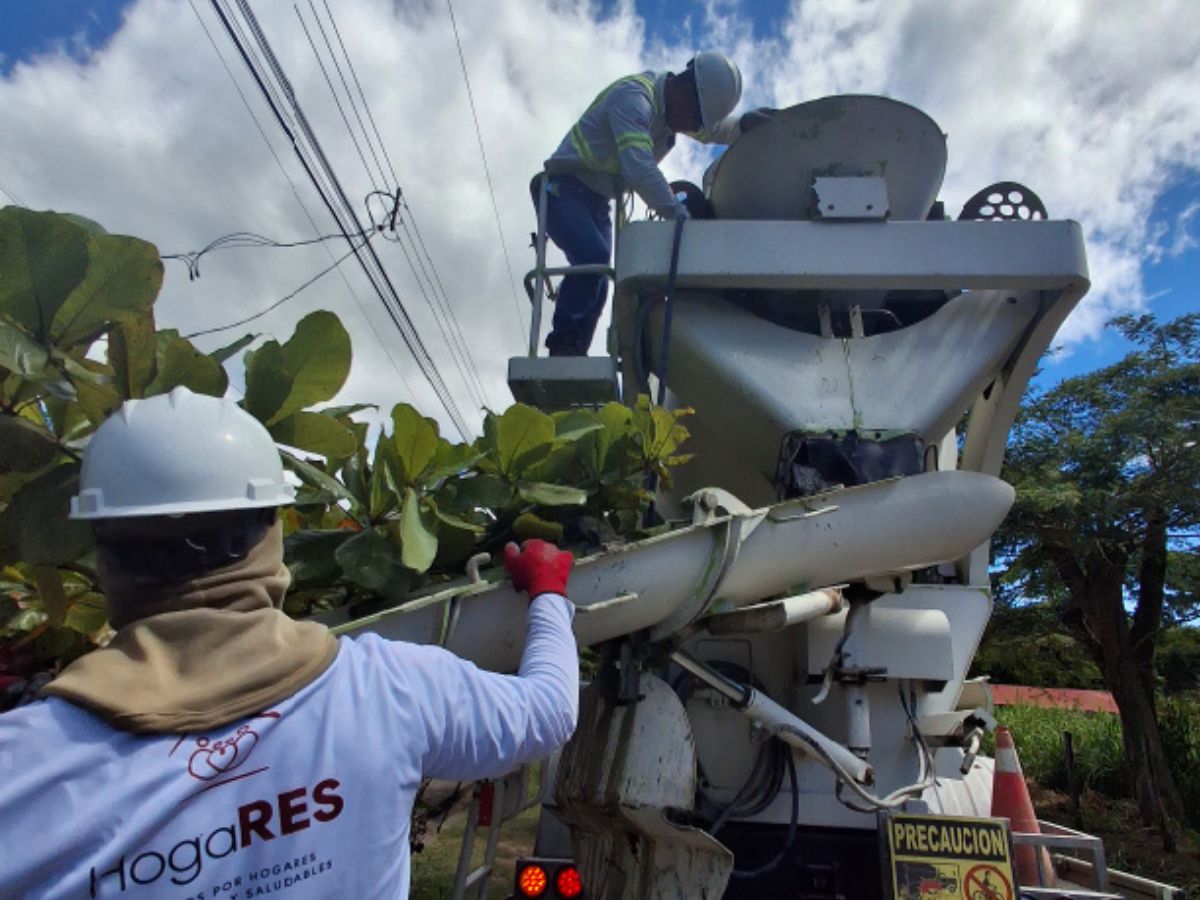 Un estudio de Universidad de Berkely en California para el Banco Mundial concluyó que un piso de concreto mejora el 36% del desarrollo cognitivo de los niños, disminuye un 49% las diarreas, un 81% anemias y un 78% infecciones parasitarias en los niños, mientras que, en el caso de los adultos, los pisos de concretos disminuyen de un 52% de la depresión y un 45% de estrés