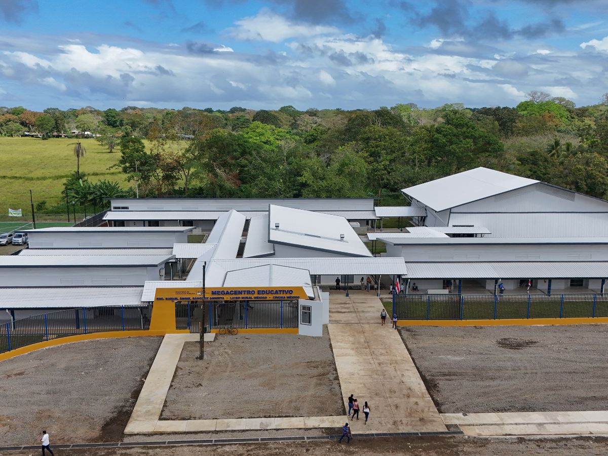 Entrega de obras de Escuelas Caimitos y Rafael Sánchez Arrieta