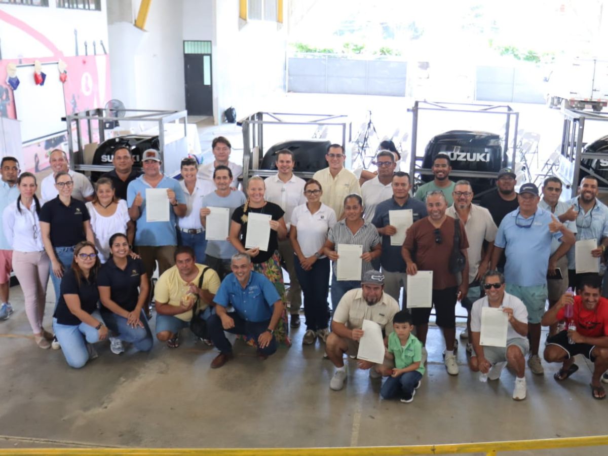 El Inder invirtió ₡179,7 millones en la adquisición de 19 motores fuera de borda para fortalecer la pesca turística comercial en Playas del Coco.