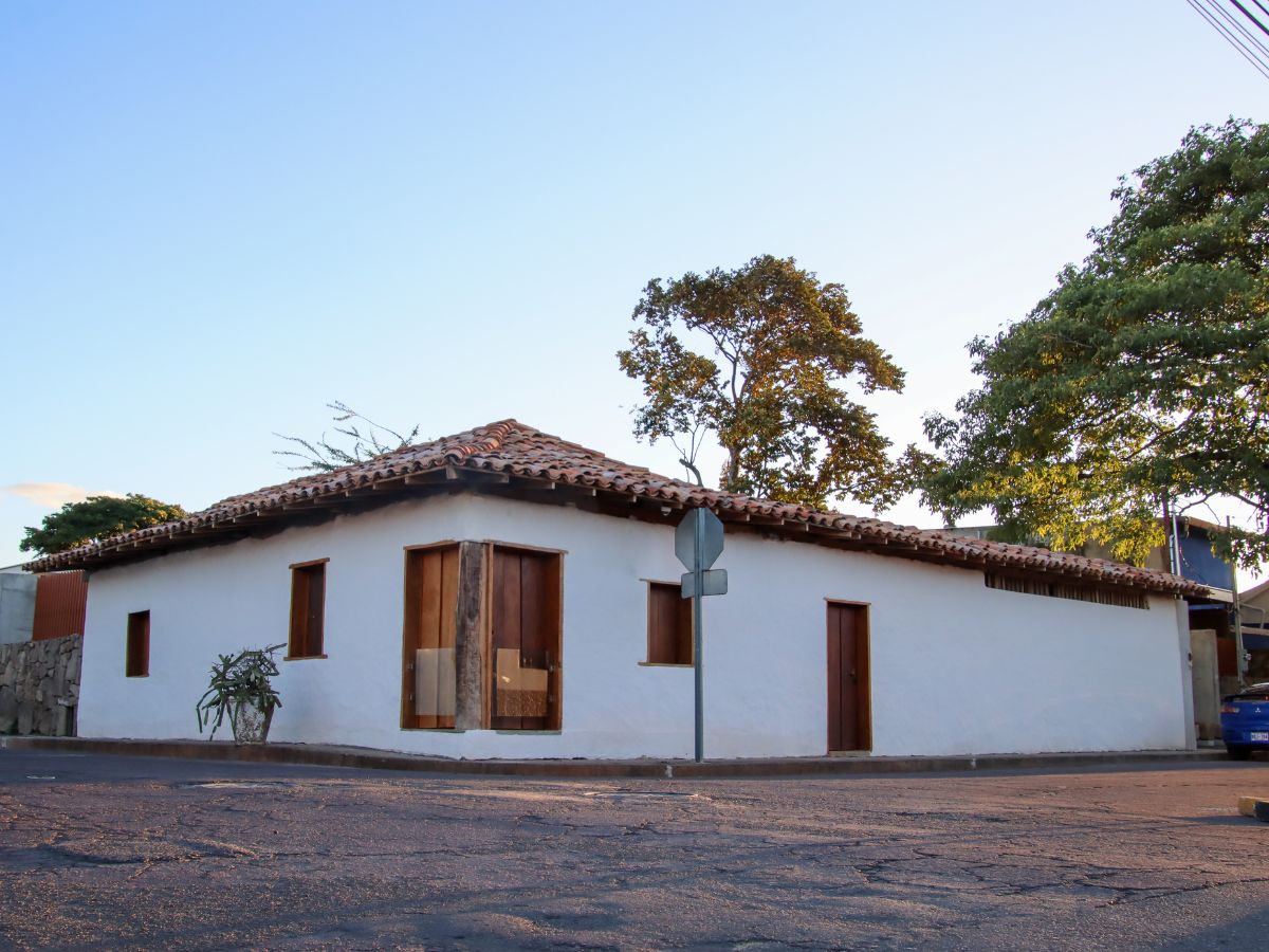 La restauración del inmueble, con una inversión cercana a ₡240 millones, permite consolidar un museo dedicado a la cultura del sabanero, los oficios tradicionales y la historia social de Guanacaste.
