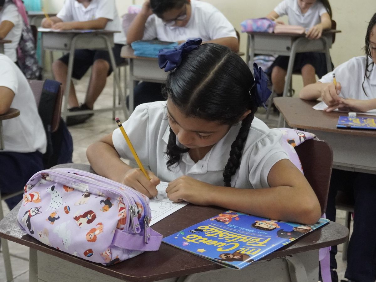 Ministro de Educación hace llamado a la familia y escuela a trabajar juntas.