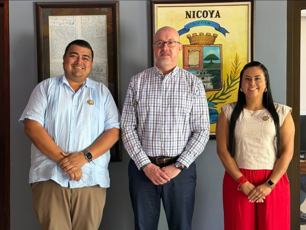 Representantes diplomáticos y autoridades municipales exploran alianzas en turismo, seguridad ciudadana y protección social