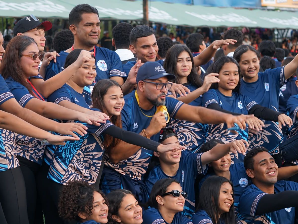 El folclor costarricense fue muy bien representado en tierras chapinas con el grupo de danza folclórica de Santa Cruz
