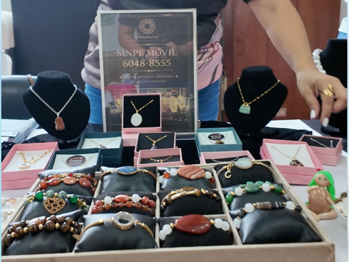 En el corazón minero de Abangares, una iniciativa cooperativa transforma la riqueza mineral de la región en oportunidades de desarrollo socioeconómico y liderazgo para las mujeres: COOPE ORO ROSA R.L.