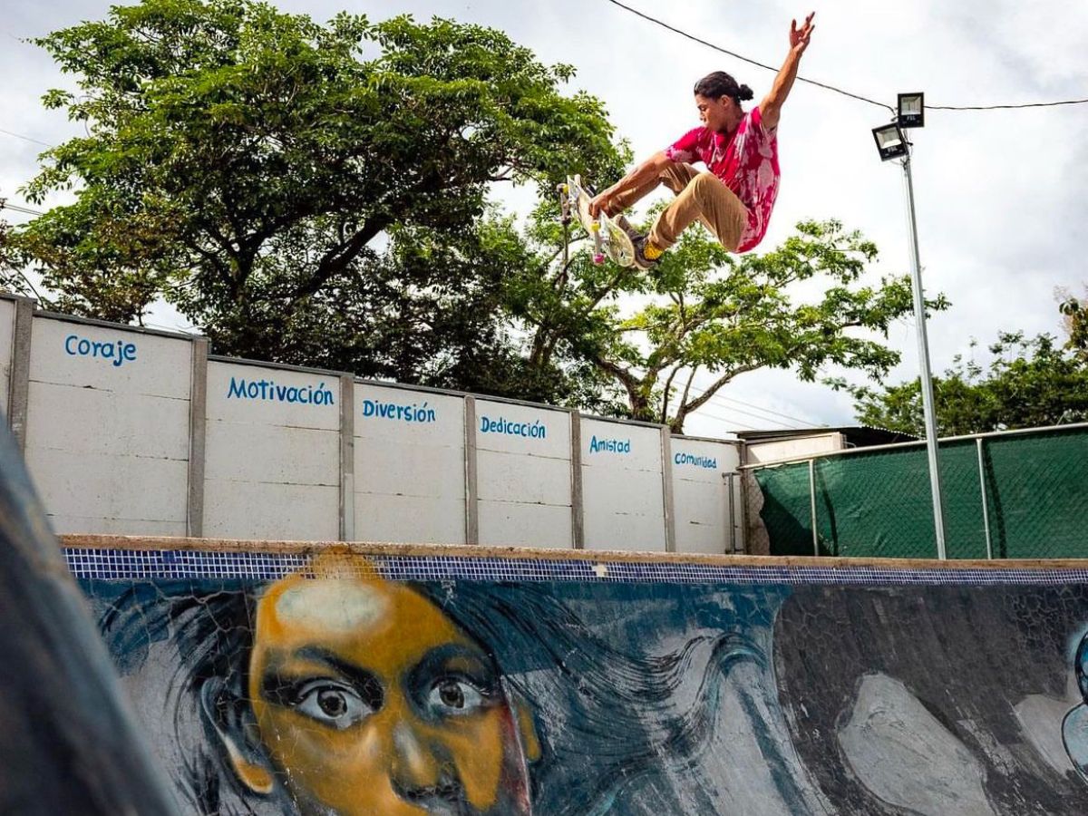 En los últimos meses la Fundación Happy Feet ha estado impulsado un proyecto encaminado a recolectar fondos para remodelar un Parque de Patinaje ubicado en el sector de Villarreal de Santa Cruz, Guanacaste, lugar que luego de varios años de funcionamiento ocupa de algunas remodelaciones.