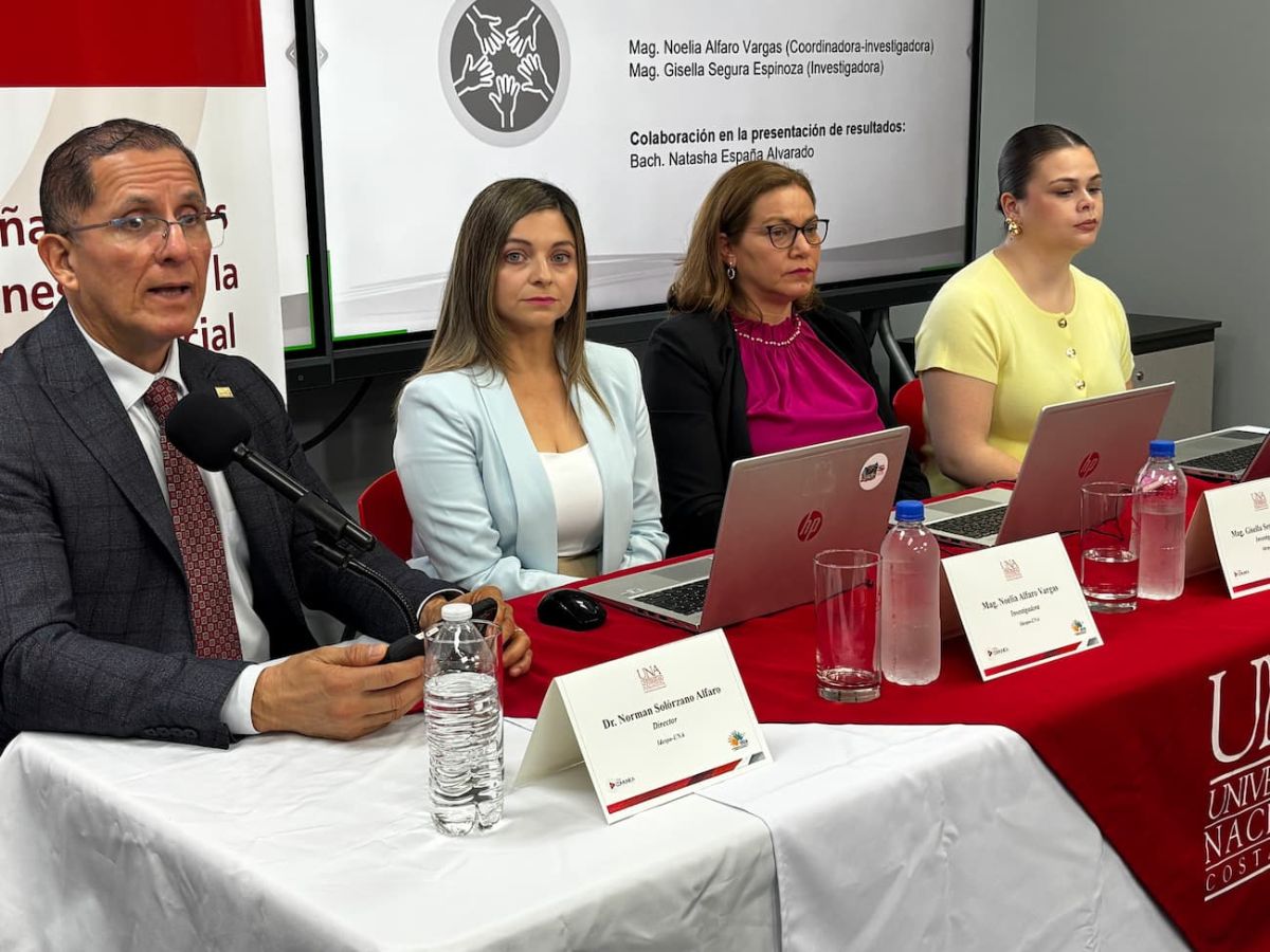 Existen problemas para la atención de necesidades de salud mental y enfermedades físicas en personas adultas mayores, tanto en clínicas como en hospitales de la Caja Costarricense de Seguros Social (CCSS), a pesar de que se señalan fortalezas en cuanto a infraestructura física adecuada.