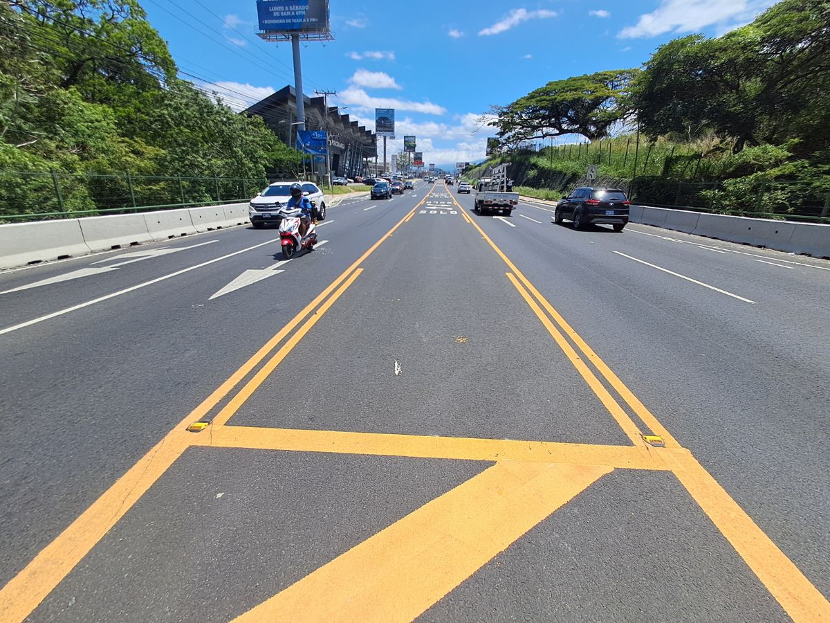 Sobre la radial Lindora, Ruta Nacional N°147.