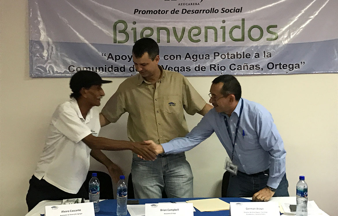 Firma de convenio entre AYA y Azucarera El Viejo